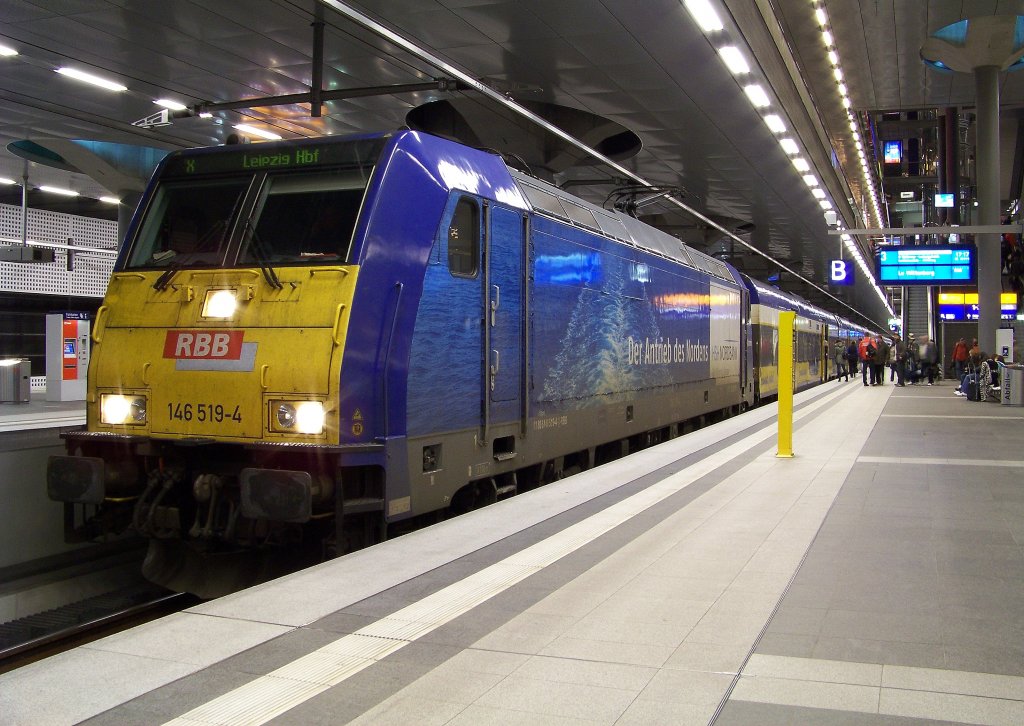 146 519-4 mit X 80004 aus Warnemnde nach Leipzig Hbf hier zu sehen am Berliner Hbf(tief). 05.12.2009
