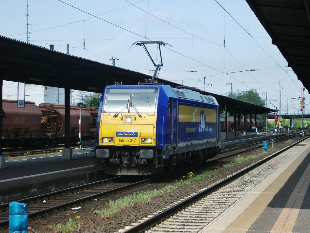 146 520 von InterConnex rangiert am 01.Mai 2012 durch den Hanauer Hbf richtung Gbf. Zuvor brachte sie einen Kesselzug bis Hanau.