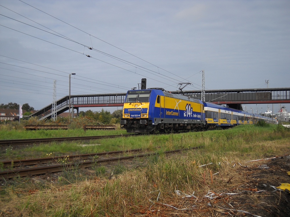 146 522 hat am 11.09.2010 mit ihrem Inter Connex gerade Warnemnde verlassen und befindet sich nun auf dem Weg nach Leipzig.