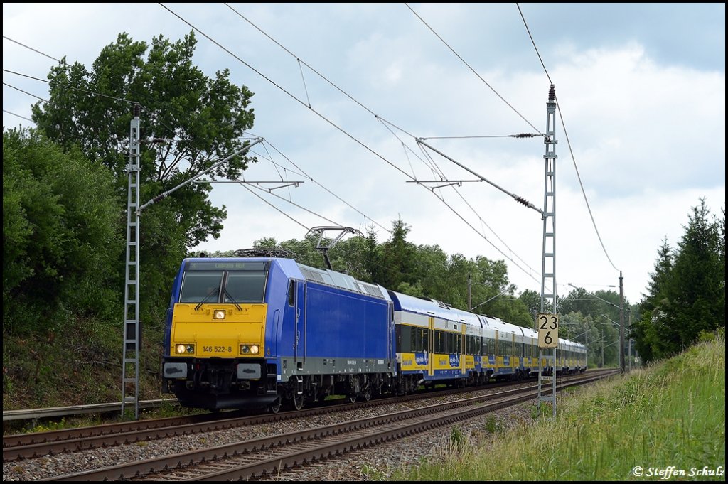 146 522 jetzt ohne Webung als Inter Connex Warnemnde - Leipzig am 19.06.2011 kurz hinter Papendorf.
