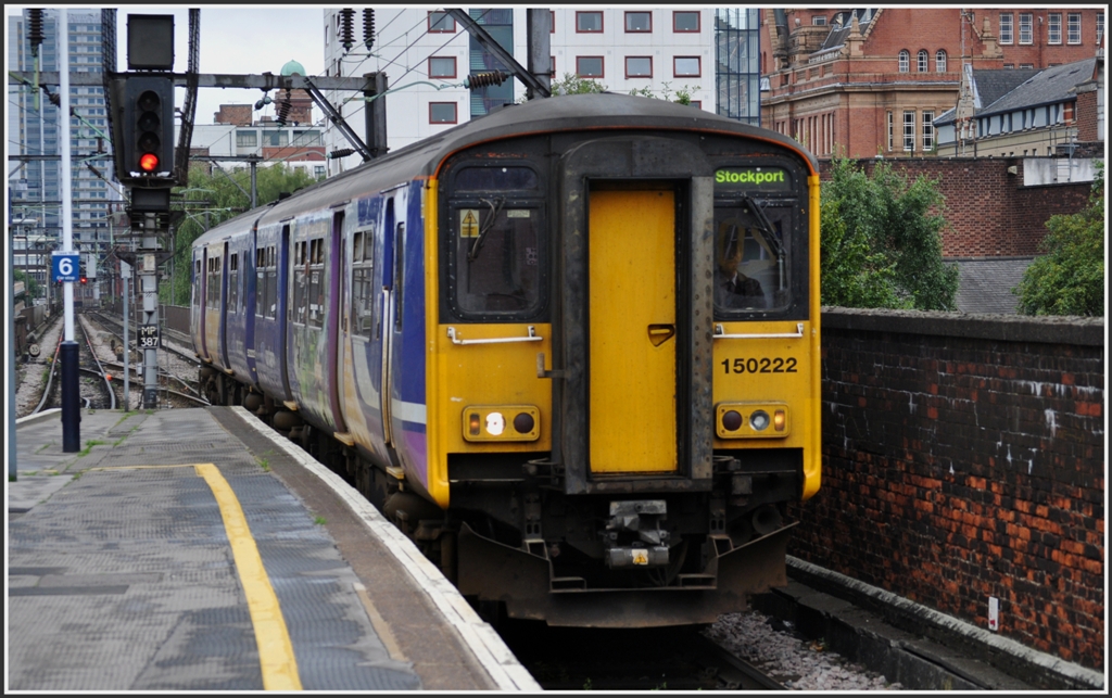 150 222 Northern nach Stockport in Manchester Picadilly. (02.09.2012)