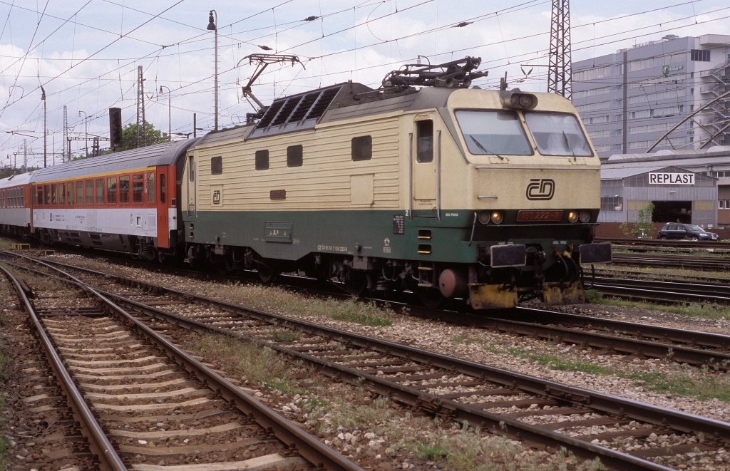 150 222  Zilina  16.05.11