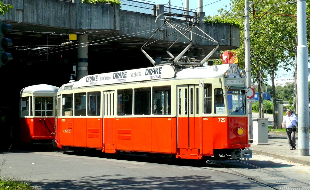 150 Jahr Tram in Geneve. Standardvierachser Ce 4/4 729 bereit zum Sonderfahrt beim Depot Bachet am 16.06.2012