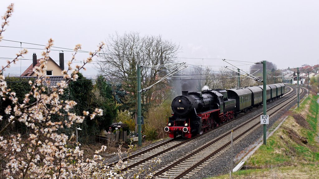 150 Jahre Hohenlohebahn-Jubilum: hier die 52 7596 der Eisenbahnfreude Zollernbahn e.V. bei Slzbach (Obersulm)am 15.04.2012 whrend des Auftaktwochenendes Richtung hringen unterwegs. 
