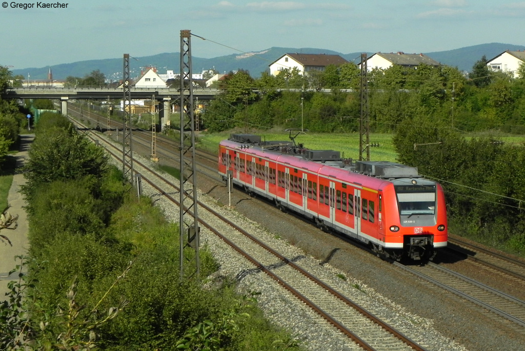 15.09.2011: 425 620-2 als RB 38859 (Biblis-Karlsruhe) bei Oftersheim.
