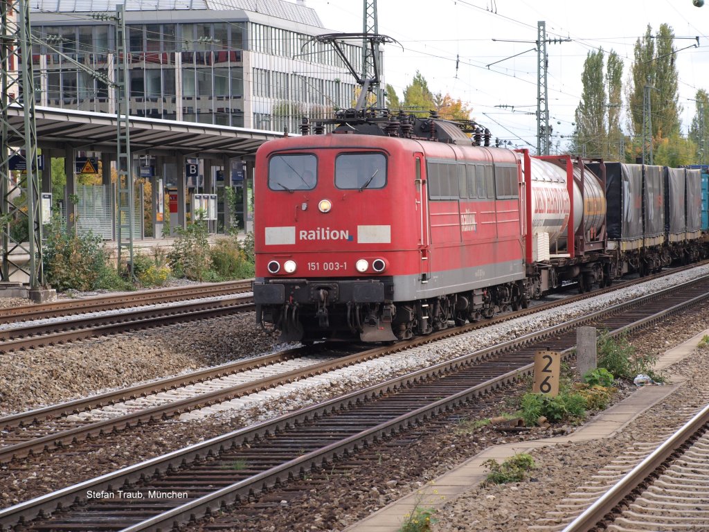 151 003-1 am 13.10.2012 Durchfahrt Mnchen Heimeranplatz Richtung Laim