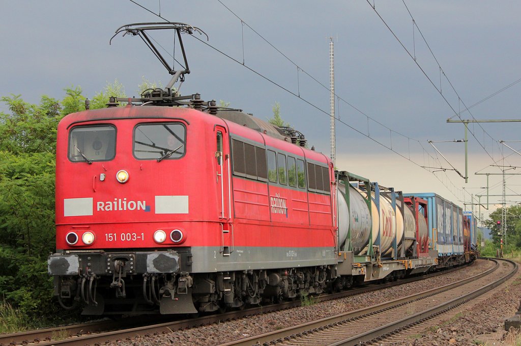 151 003-1 mit KLV Zug in Porz Wahn am 09.06.2011