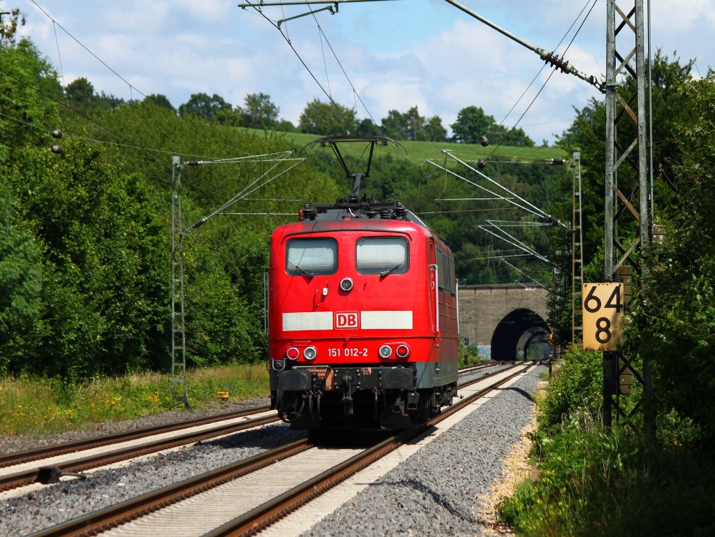 151 012-2 ist am 06.07.2012 auf der KBS 480 bei Eilendorf als Lz Richtug K�ln unterwegs. 