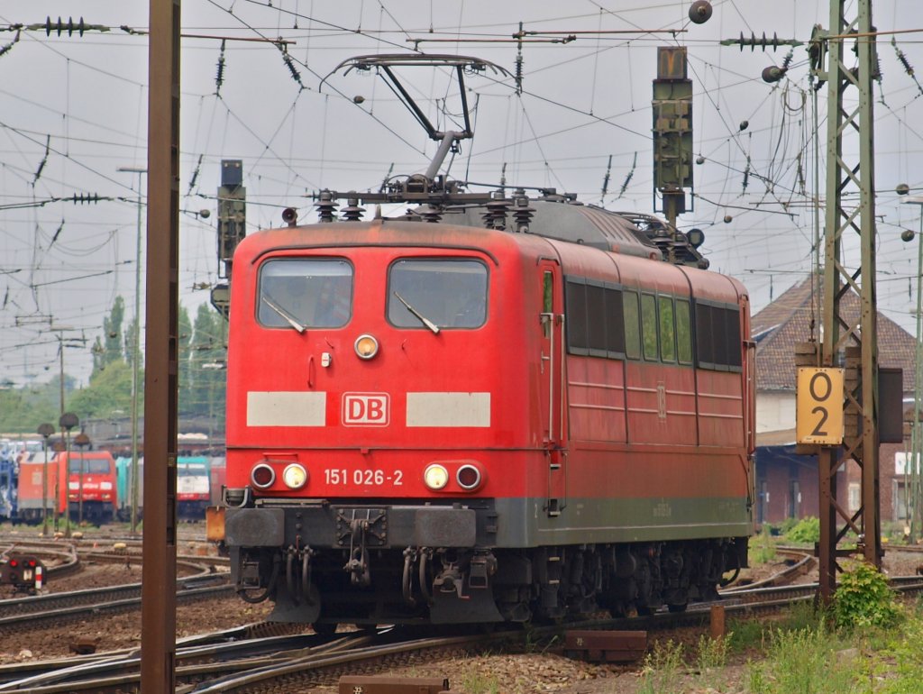 151 026-2 rangiert am 17.05.2010 in Aachen West