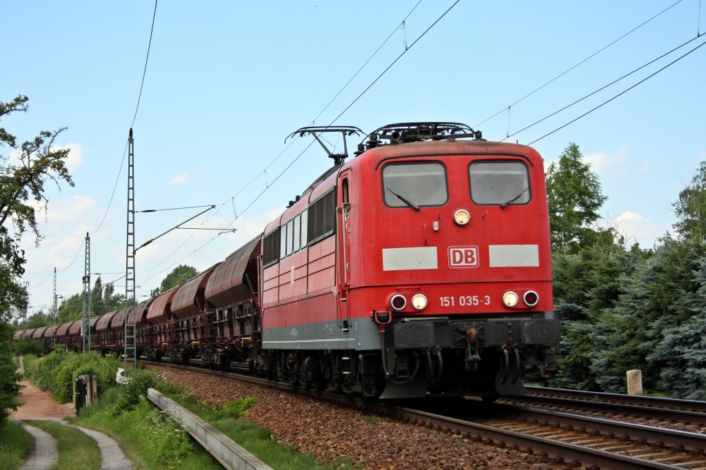 151 035-3 durchfhrt am 09.07.'11 mit einem Ganzzug den Dresdener Stadtteil Stetzsch