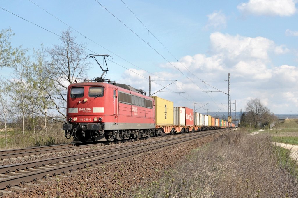 151 059 am 17.04.12 bei Kersbach