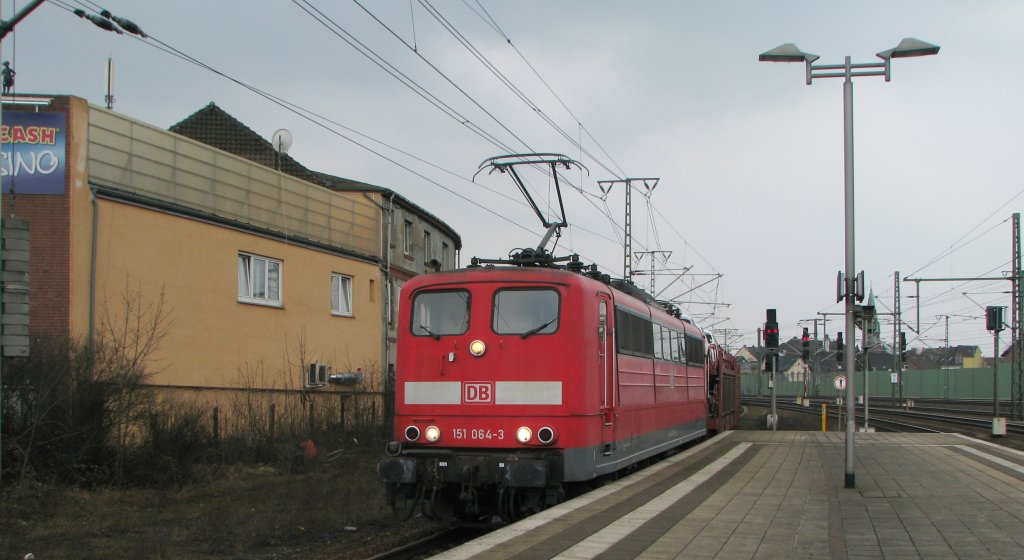 151 064-3, am 23.03.2011 in Lehrte.