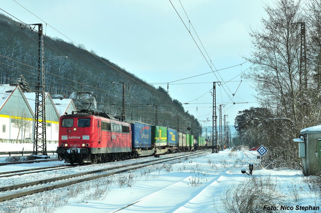 151 065-0 mit TEC 42178 Verona Q. E. - Bremen Grolland,erreicht soeben die sdliche Bahnhofseinfahrt von Gemnden/Main (Fotourlaub Gemnden 31.01.10)