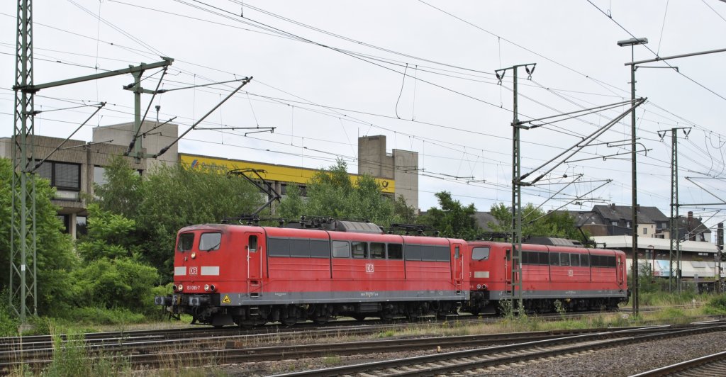 151 095 und Schwesterlok 151 xxx, auf Fahrt Richtung in Ex-BW Lehrte, am 17.06.2011.