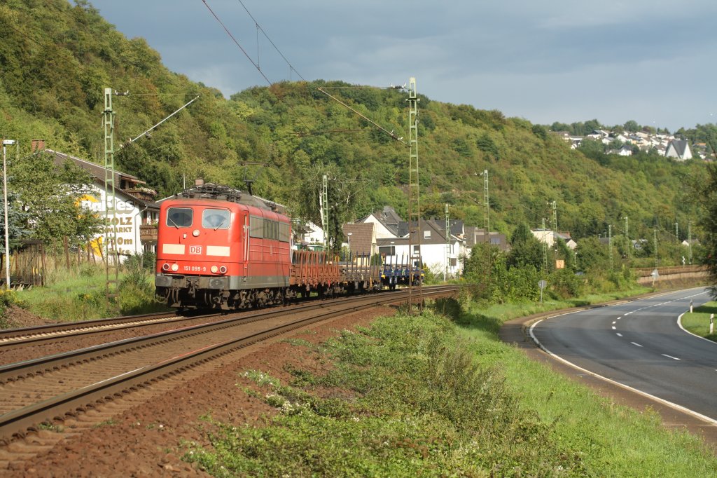 151 099-8 fuhr am 27.08.11 durch Linz-Kasbach.