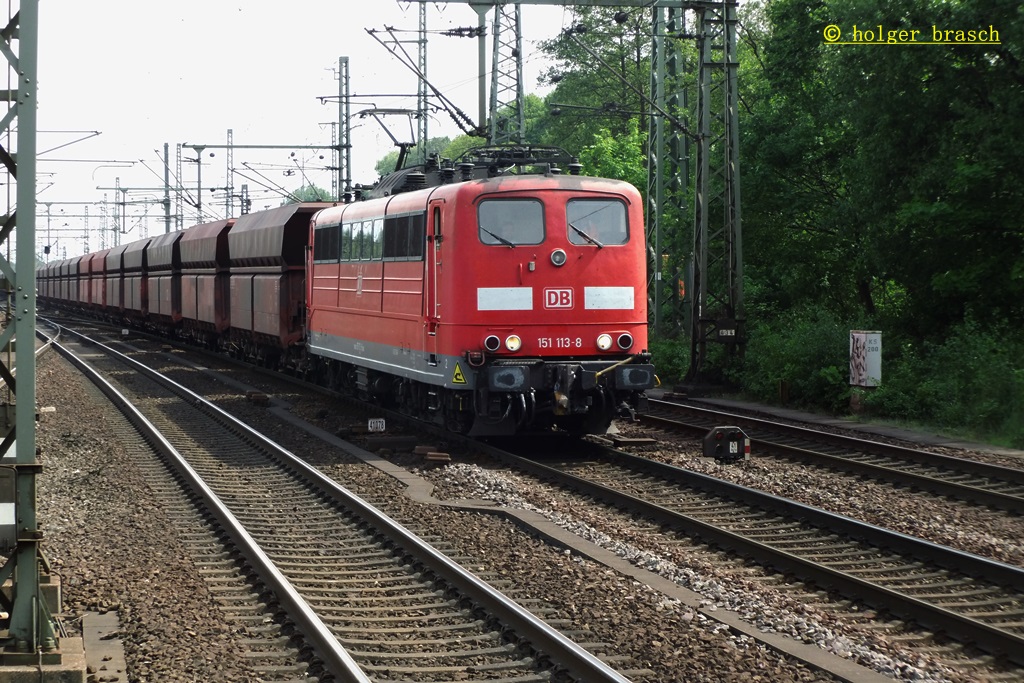151 113 fuhr mit einen leeren ganzzug am 17.05.13 durch harburg bhf 