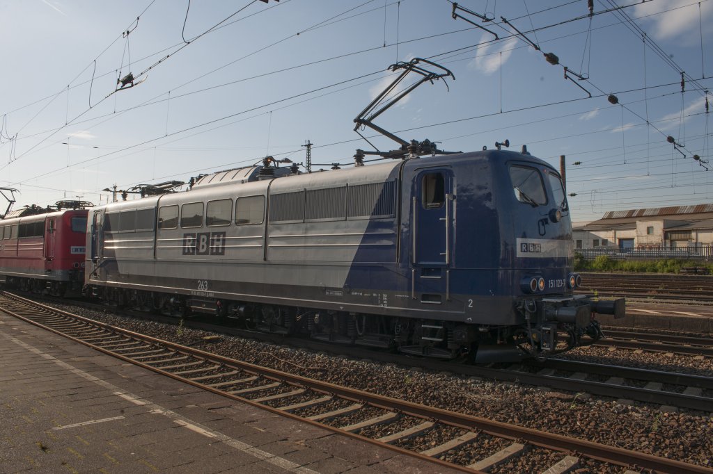 151 123-7 der RBH in Neuwied am 27.05.2013.