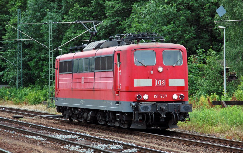 151 123 erreicht am 18.06.11 nach erledigtem Schiebedienst wieder Probstzella.