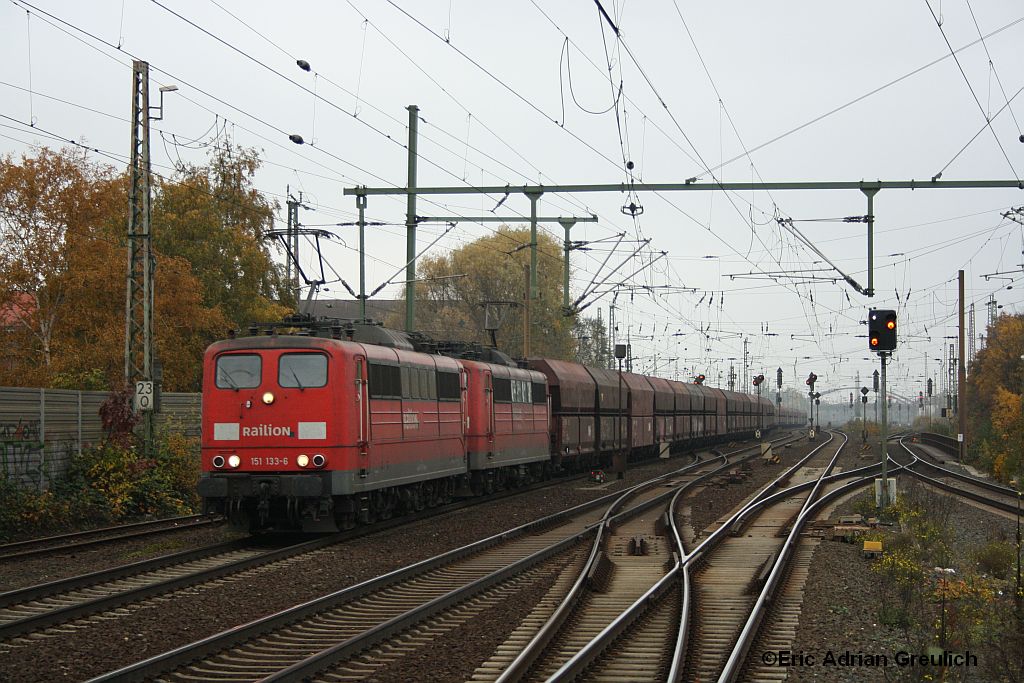 151 133 mit einem Erzbomber am 2.11.2010 in H-Linden/Fischerhof.