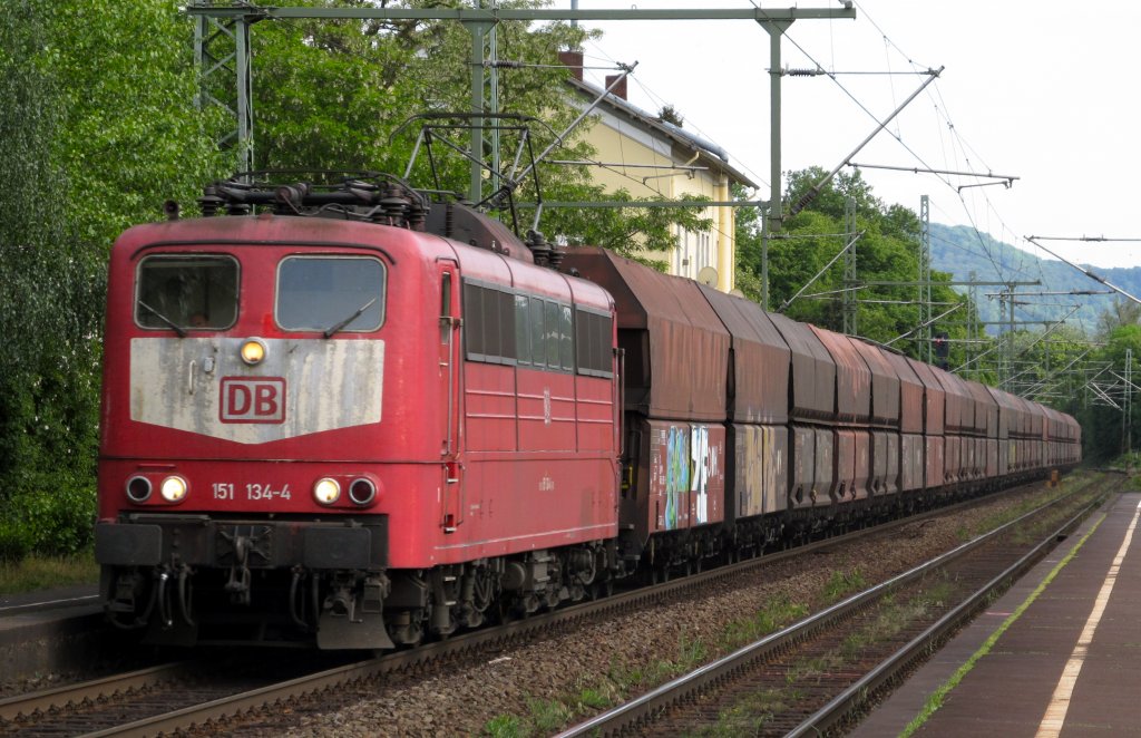 151 134-4 am 13.5.2011 durch Bonn-Oberkassel.