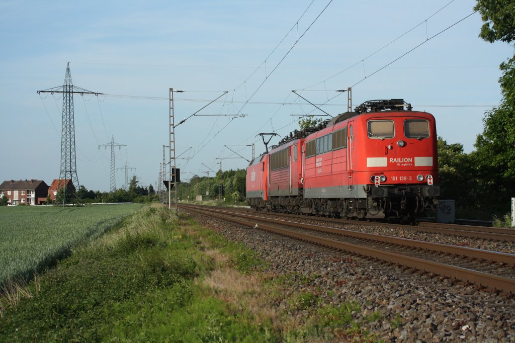 151 139-3 durchfhrt in einem Lokzug Erkelenz richtung Oberhausen
am 23.05.11 