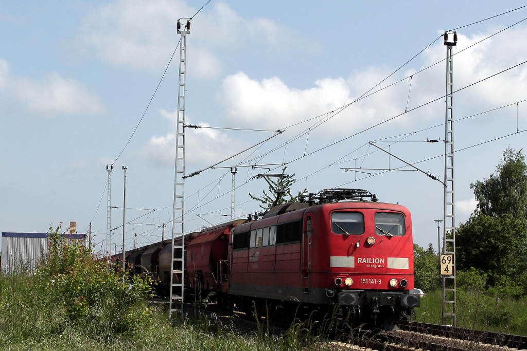 151 141-9 in Schwerin-Medewege am 01.06.2013