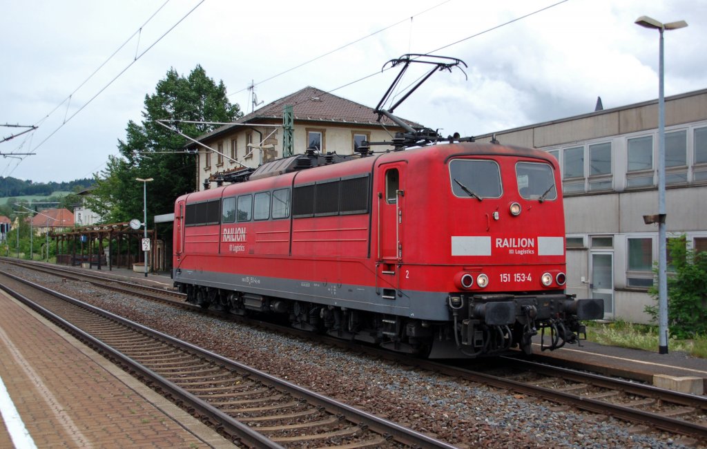 151 153 ist nach erledigtem Schiebedienst am 18.06.11 wieder nach
