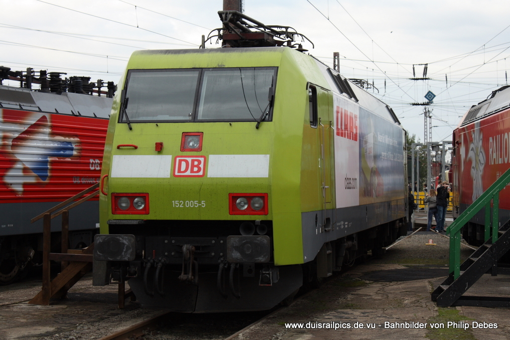 152 005-5 (DB / Claas) steht am 19. September 2010 im Betriebswerk Osnabrck (Doppeljubilum: 125 Jahre Betriebswerk Osnabrck und 175 Jahre Eisenbahn in Deutschland)