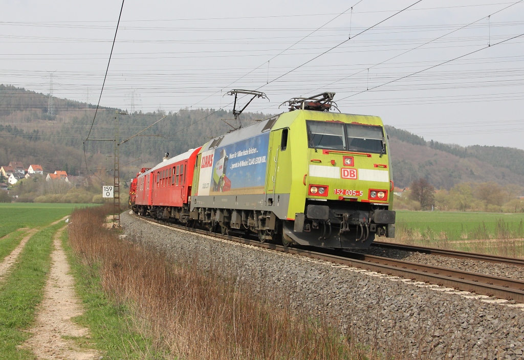 152 005-5 mit Notfall-Technik-Zug in Fahrtrichtung Sden. Aufgenommen am 21.04.2013 zwischen Mecklar und Ludwigsau-Friedlos.
