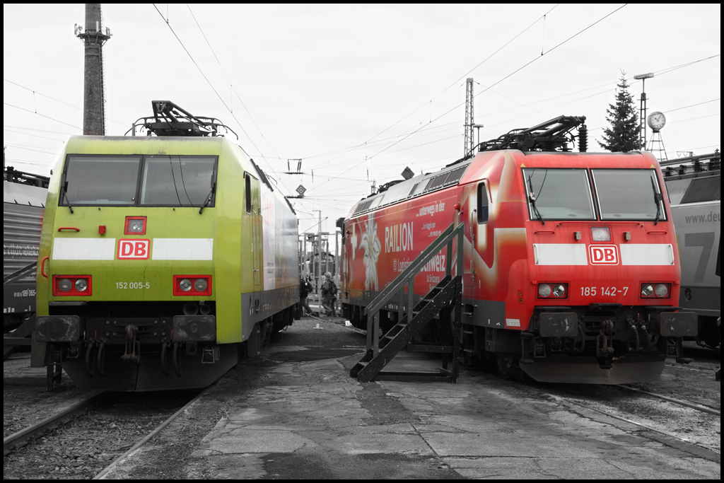 152 005 (9180 6152 005-5 D-DB)  CLAAS  und 185 142 (9180 6185 142-7 D-DB)  Edelweiss  in Osnabrck. 