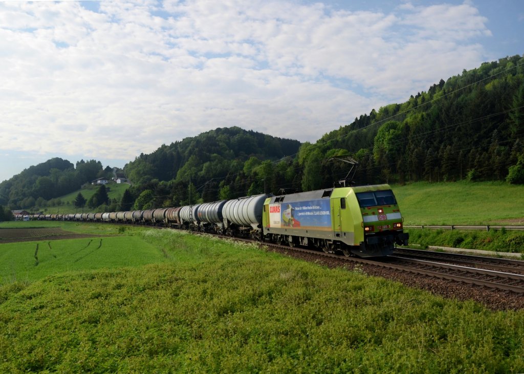 152 005 mit einem Kesselzug am 09.05.2013 bei Ein�d.