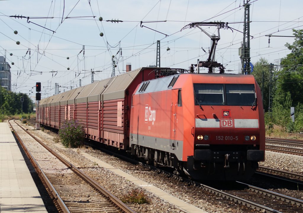152 010-5 fuhr am 29.07.2009 mit einem Autozug durch Mnchen-Heimeranplatz
