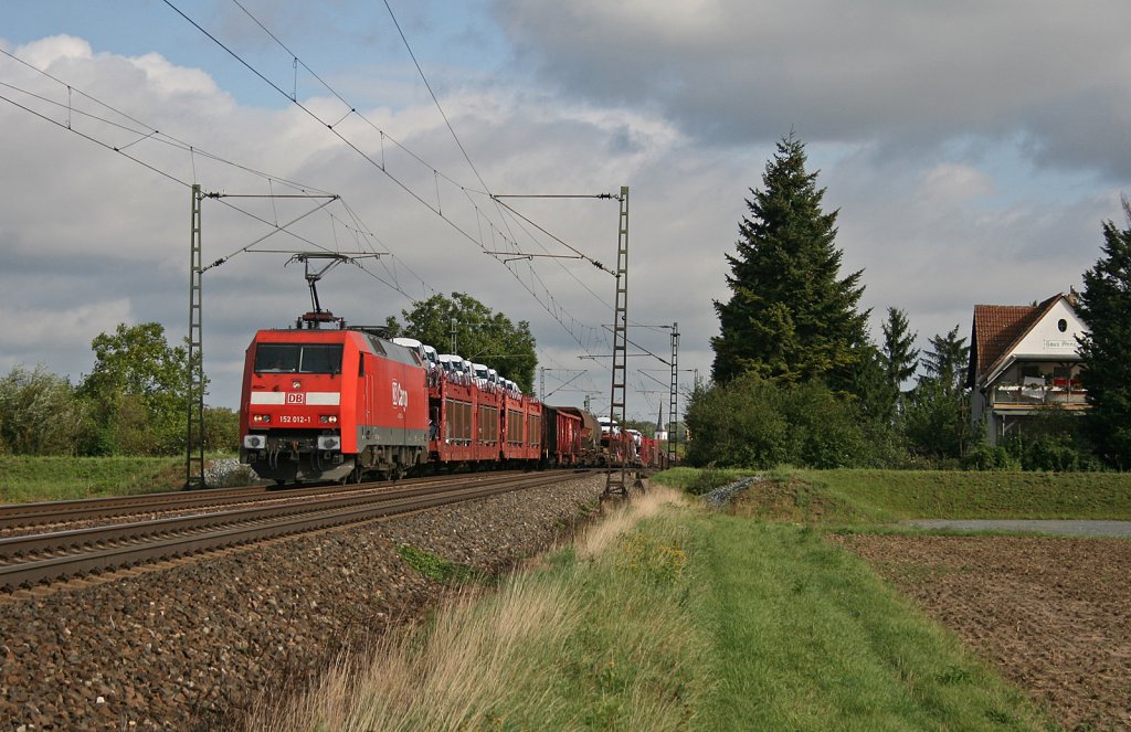 152 012-1 mit einem gemischten G�terzug nach Mannheim Rbf kurz vor Biebesheim. 28.08.11