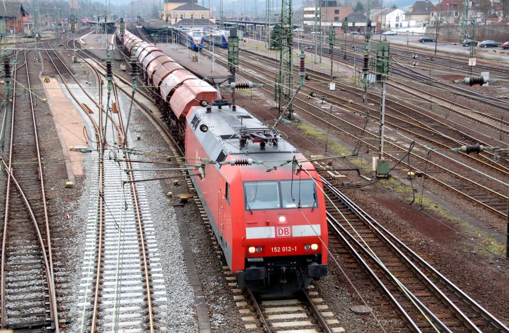 152 012 zieht am 20.03.10 einen Gz durch Bebra Richtung Kassel.