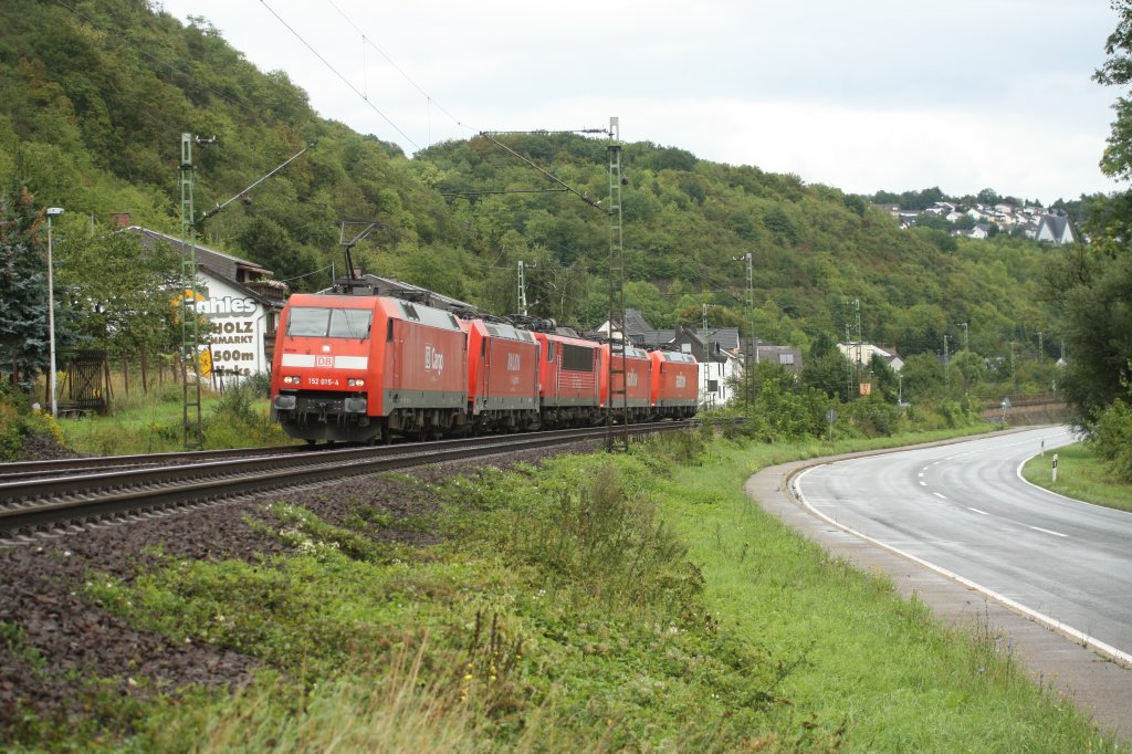 152 015-4 fuhr am 27.08.11 durch Linz-Kasbach