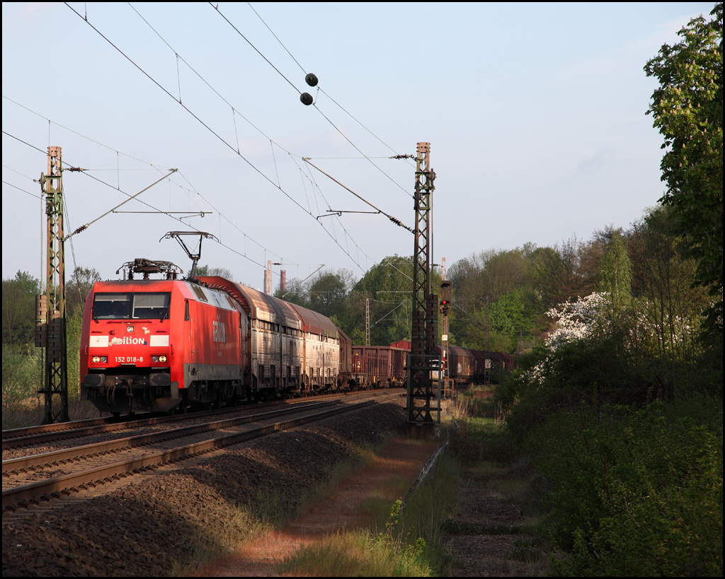 152 018 (9180 6152 018-4 D-DB) hat vermutlich den FIR 51137, Hagen-Vorhalle - Nrnberg Rbf, am Haken. (Hohenlimburg am 30.04.2010)