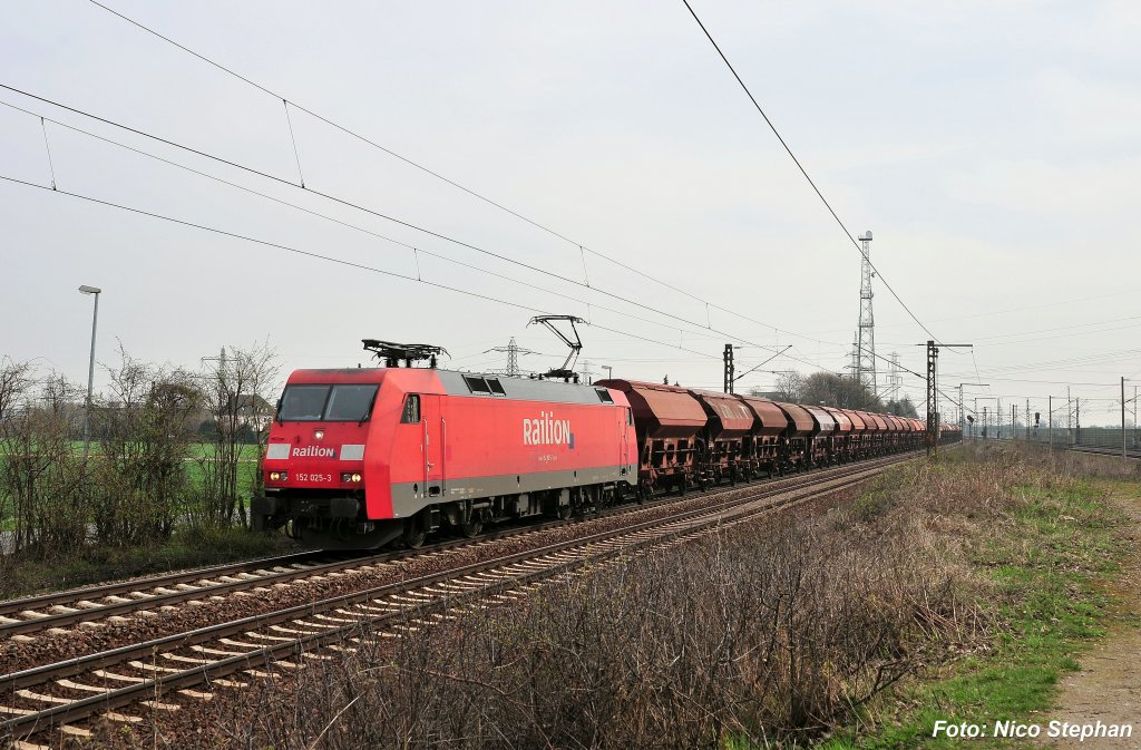 152 025-3 mit Kaliprodukten auf der hannoverschen GUB (Ahlten 08.04.10)