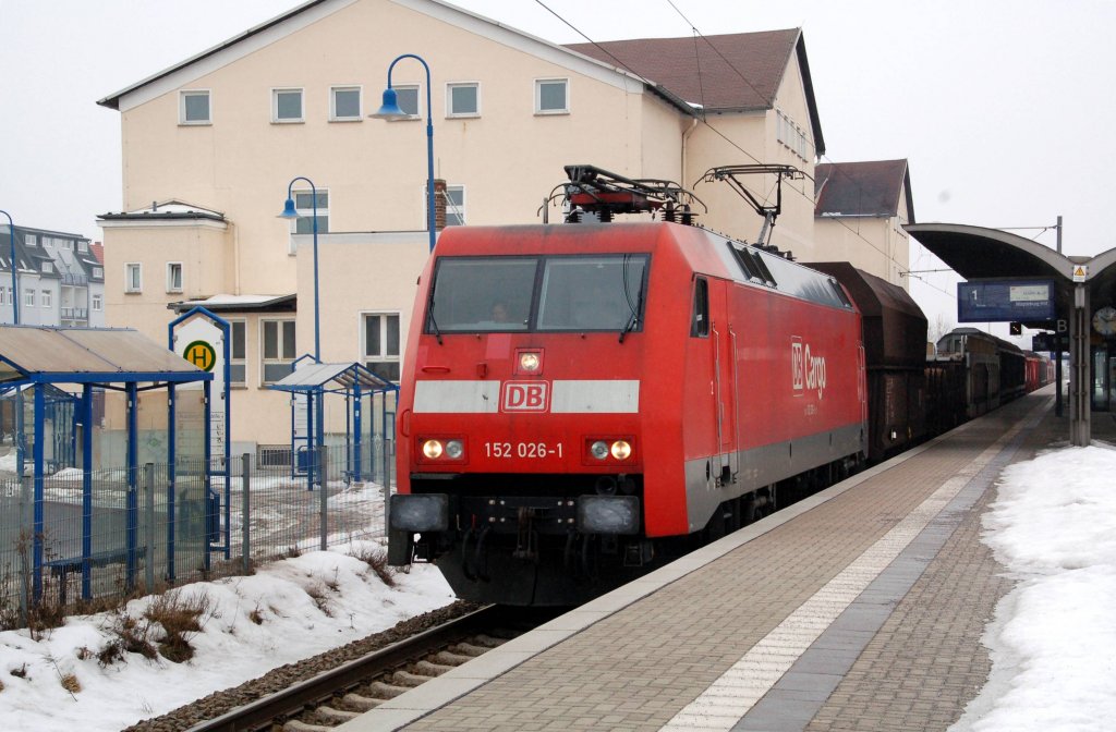 152 026 verl�sst am 07.02.10 nach einem Lokf�hrerwechsel Bitterfeld Richtung Dessau.