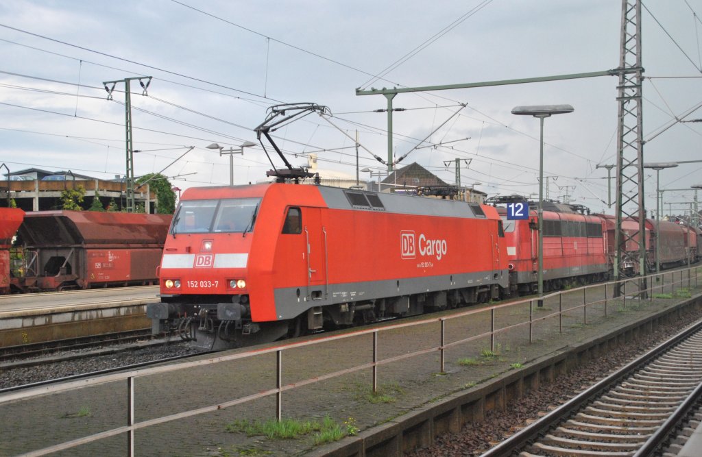 152 033-7 mit 151 xxxx in Lehrte am 02.09.2010.