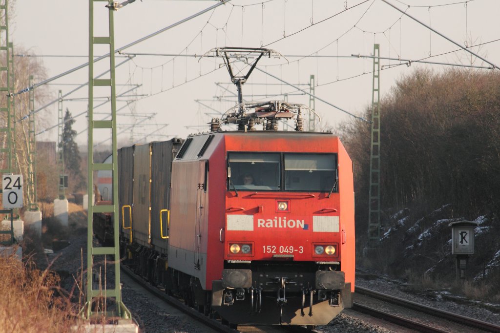 152 049-3 Railion bei Staffelstein am 04.02.2012.