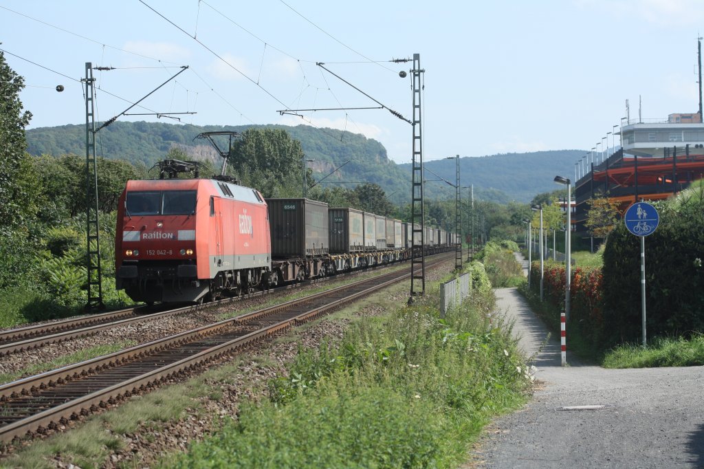 152 052-8 fuhr am 25.08.11 durch Bonn Limperich.