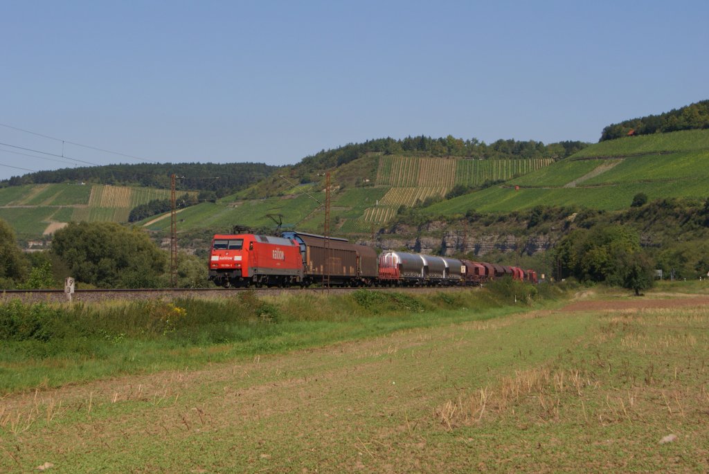 152 054-3 mit einem gemischtn Gterzug in Himmelstadt am 17.08.2011 Gru an den Tf !