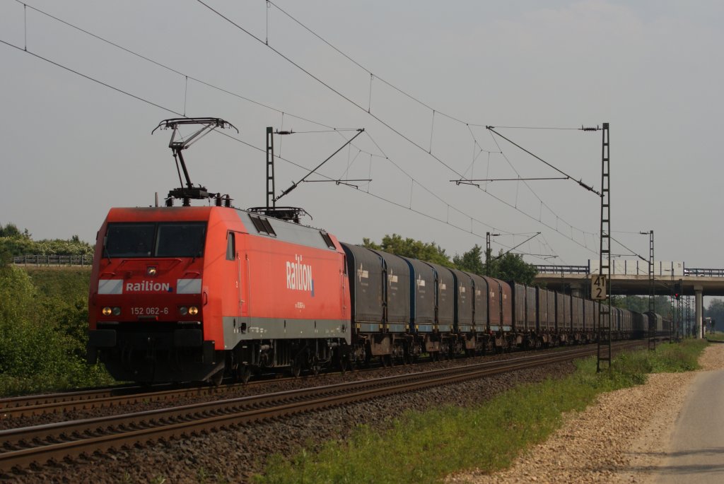 152 062-6 mit dem CSQ 60341 Nievenheim - Gttingen Gbf in Meerbusch-Osterrath am 21.05.2011