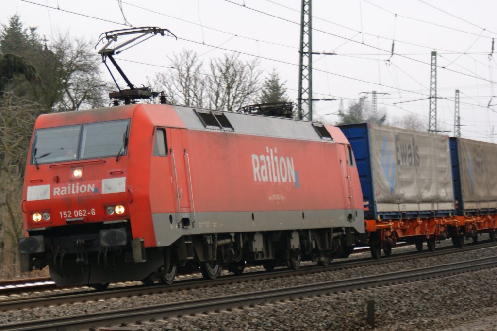 152 062-6 mit ihren Gz kurz vor Fulda am 23.01.2010