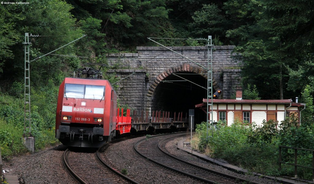 152 068-3 mit dem GB 62486 (Radolfzell-Karlsruhe Gbf) am Tunnel am 4.Bauer 30.7.12