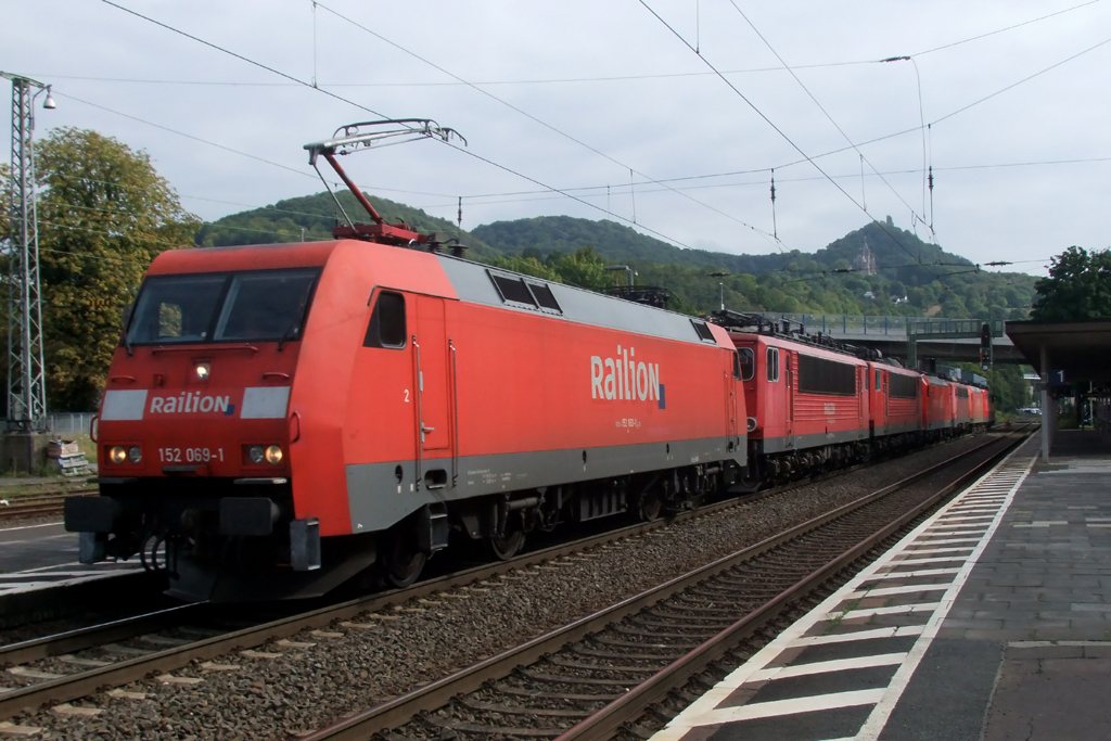 152 069-1 mit einem netten Lokzug in Knigswinter 15.9.2012