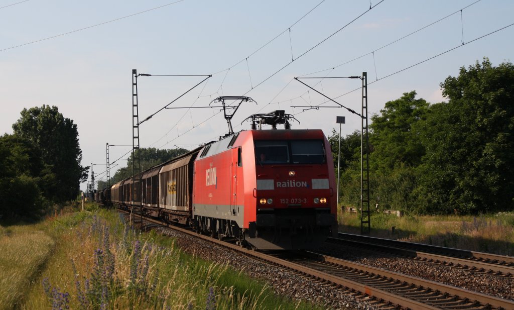 152 073 mit GZ in Richtung Mannheim.Am 22.06.10 in Lampertheim.