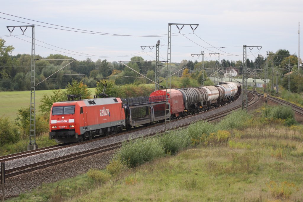 152 078 mit einem gem Gterzug in Weddel am 06.10.2010