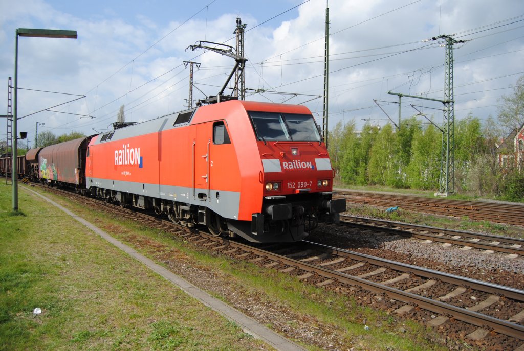 152 090-7, am 27.04.10 in Lehrte.