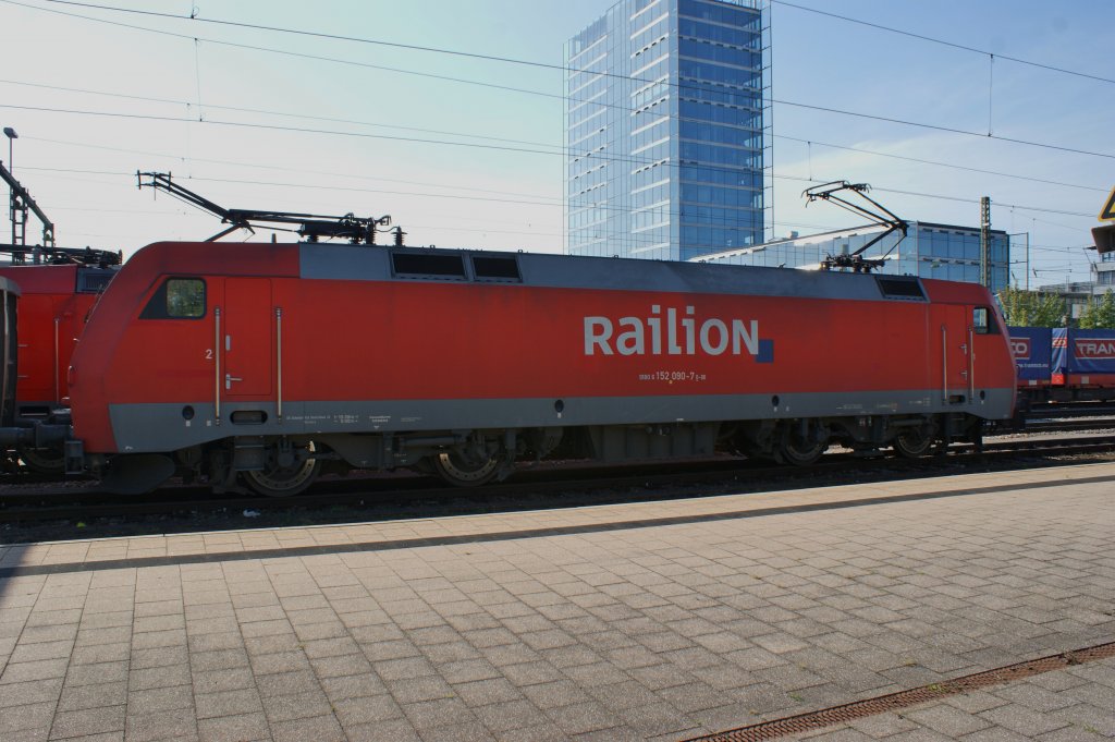 152 090-7 in Singen am 03.09.2011